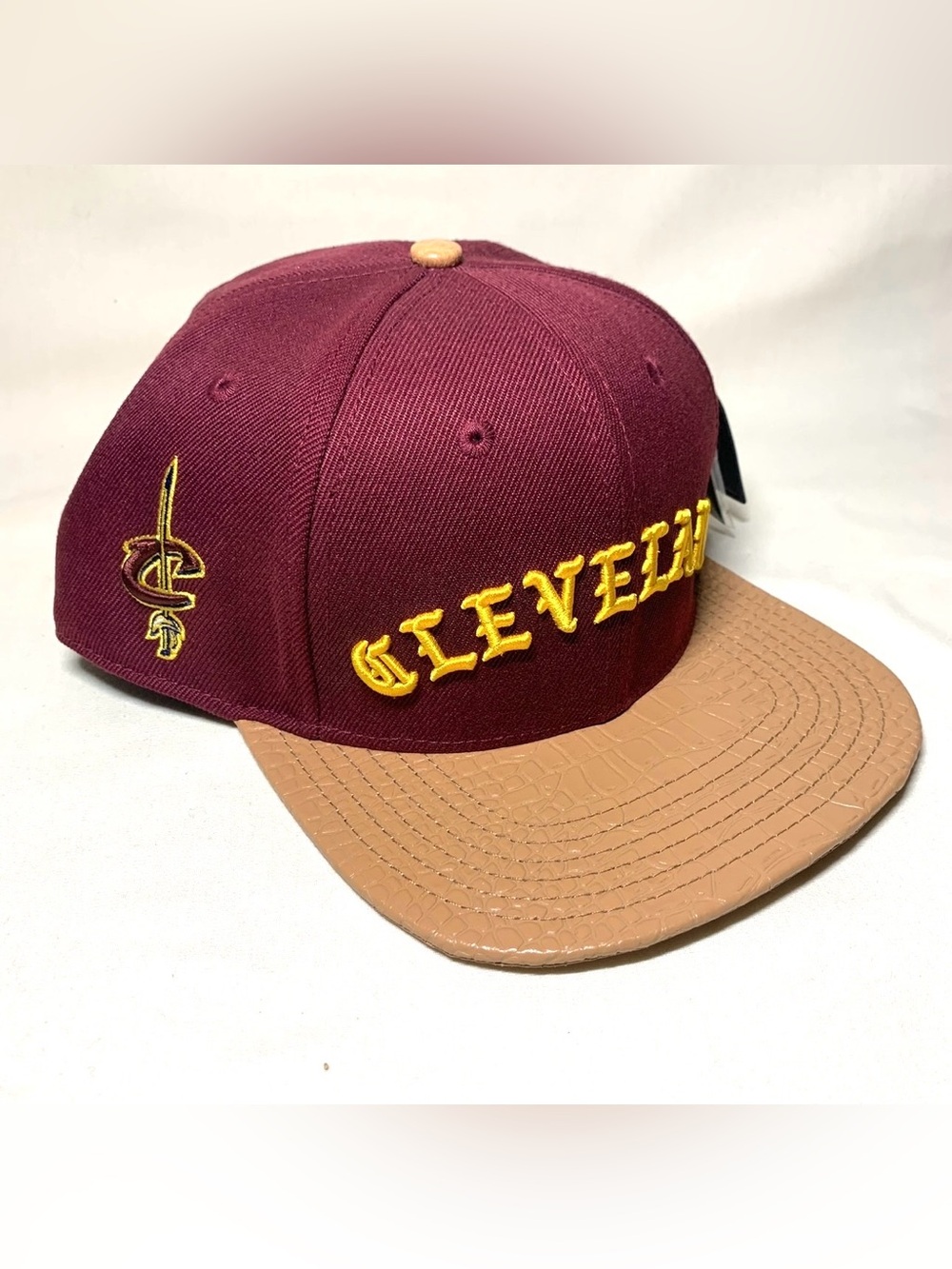 Cleveland Cavaliers Pro Standard Strapback Hat